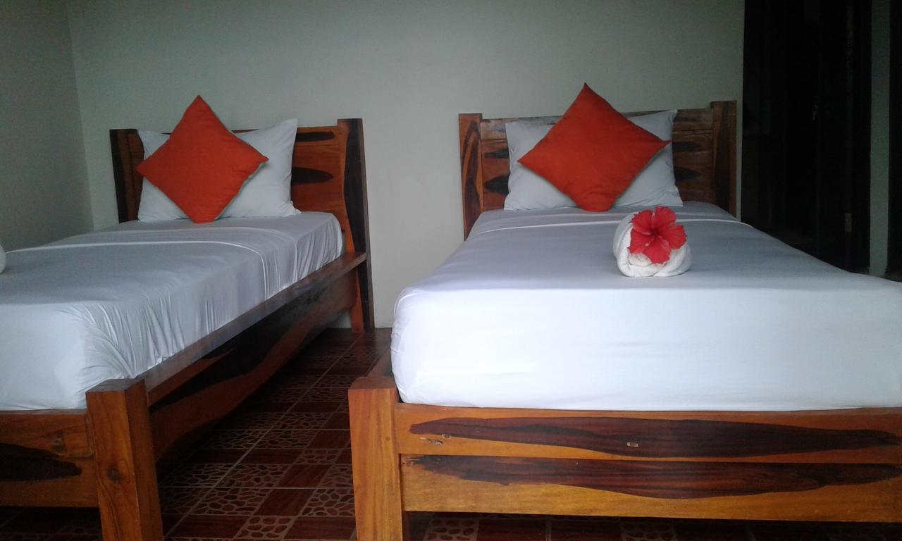 Chika House Villa Gili Trawangan Exterior photo